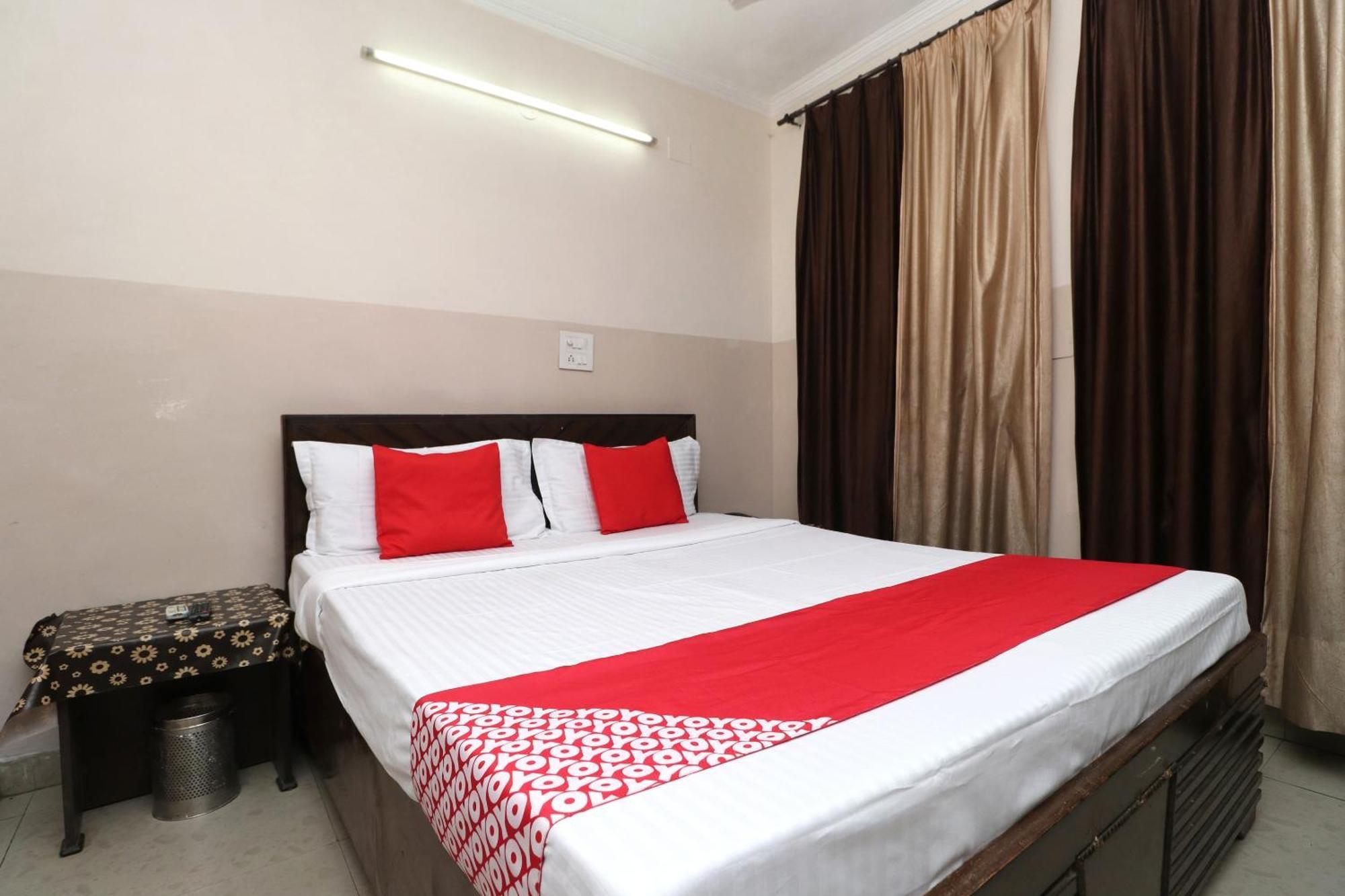 Hotel O Ashoka Residency Csandígarh Kültér fotó