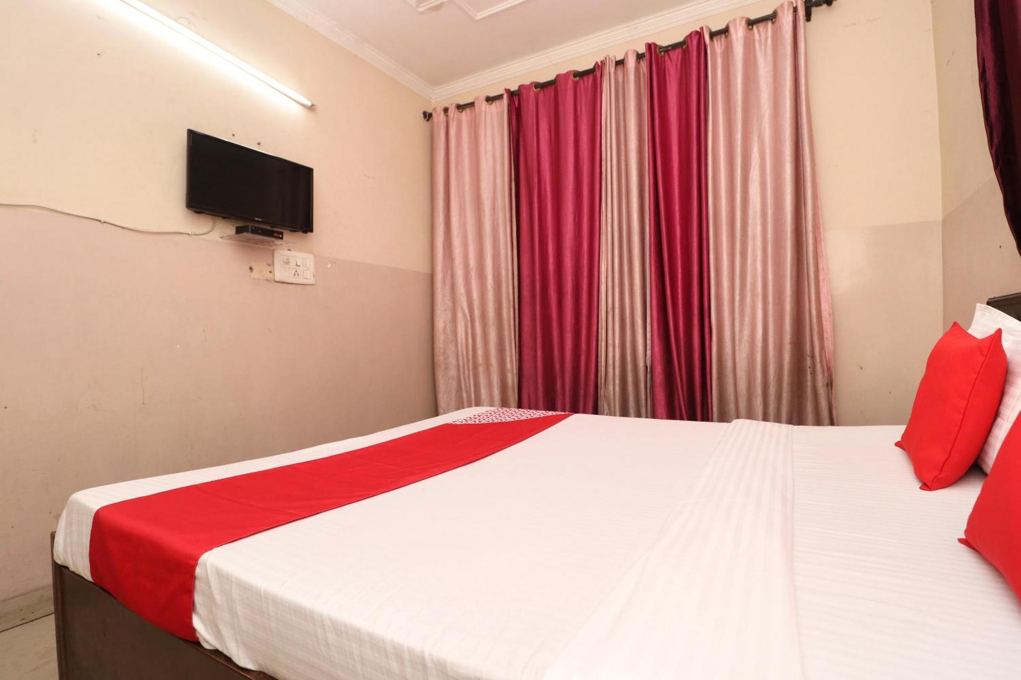 Hotel O Ashoka Residency Csandígarh Kültér fotó