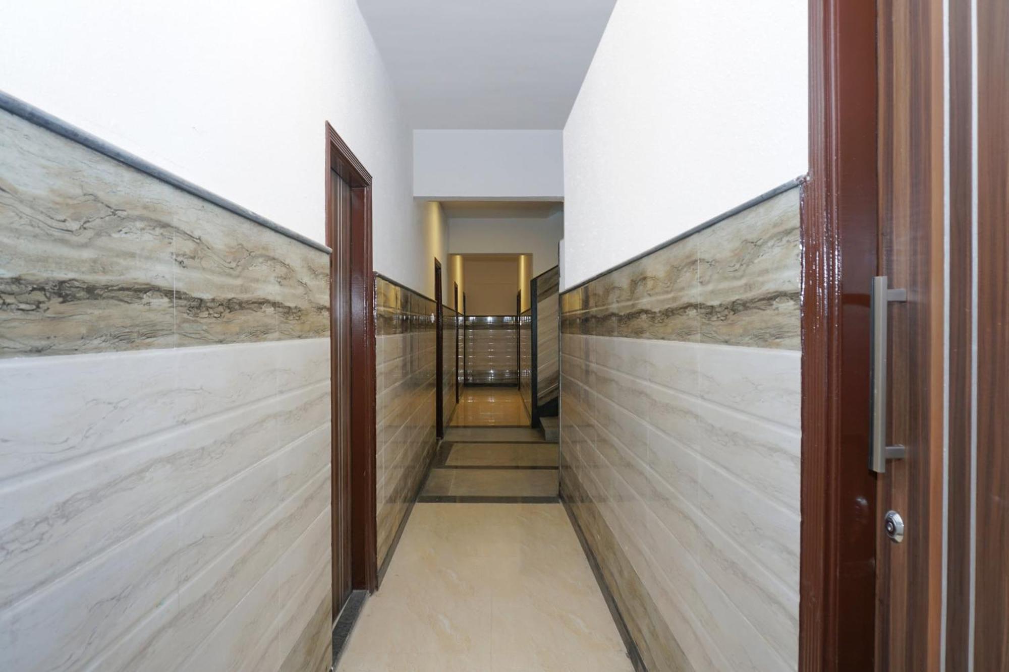 Hotel O Ashoka Residency Csandígarh Kültér fotó
