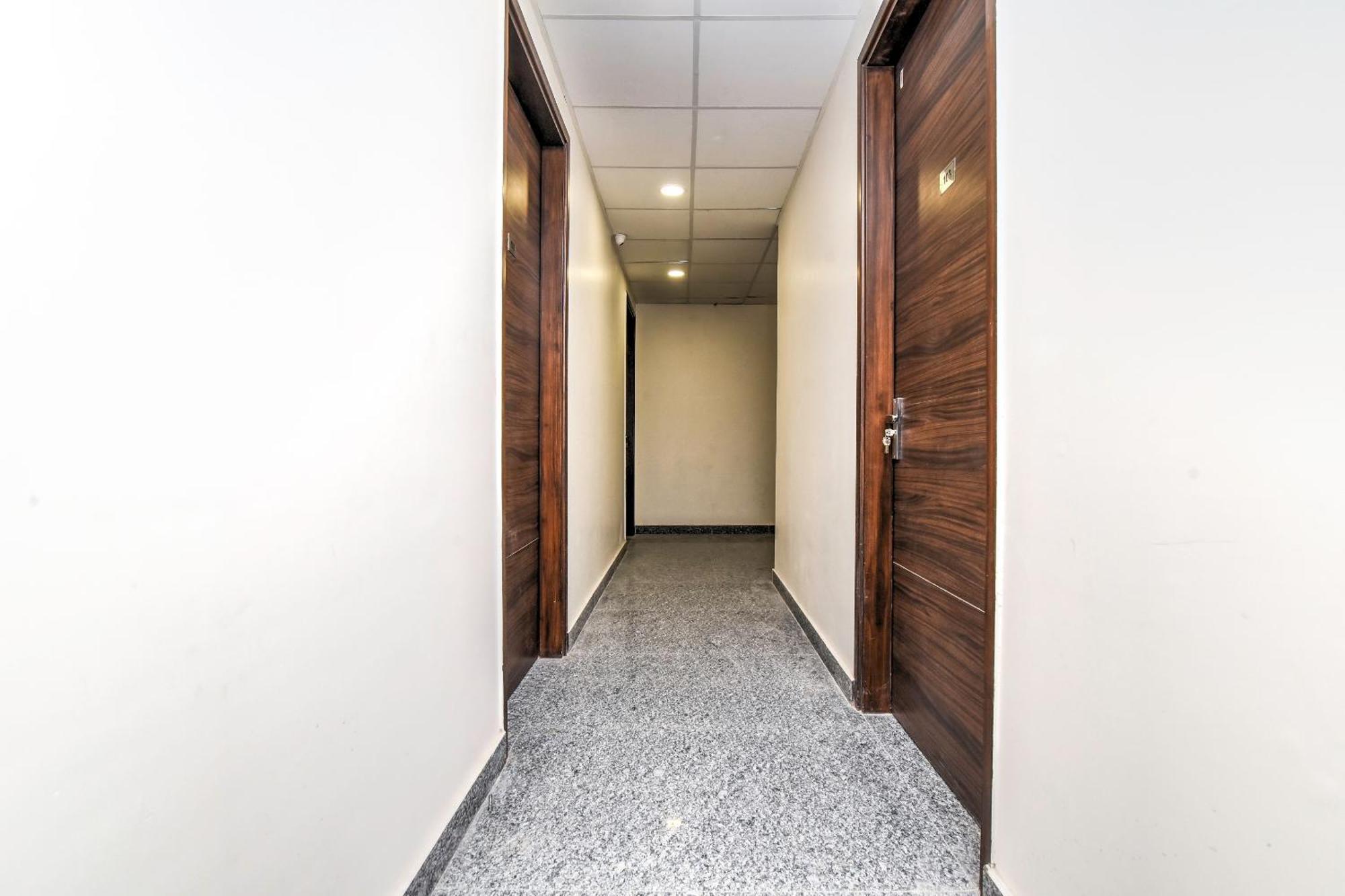 Hotel O Ashoka Residency Csandígarh Kültér fotó